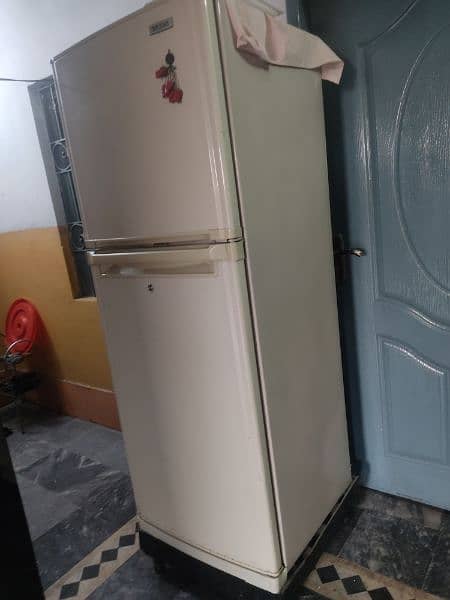 ORIENT Refrigerator in good condition 1