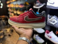 NIKE AIR FORCE 1 ORIGINAL 10/10 CONDITION (EUR 44.5) (US 9.5)