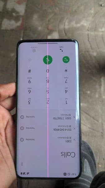 one plus 7 pro condi pic my dekhlo screen pr 2 lines hy back crack hy 10