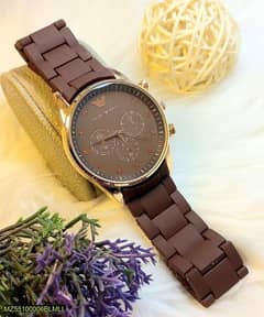 Man watch for delivery Free