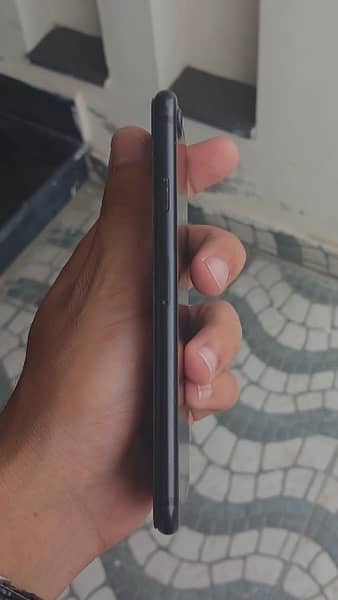 iphone 7 PTA Approved good condition 3