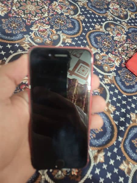 iPhone SE 64 GB 81 battery health 10/10 condition 5