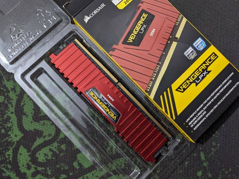 Corsair Vengeance 8GB DDR4 2666mhz. 0