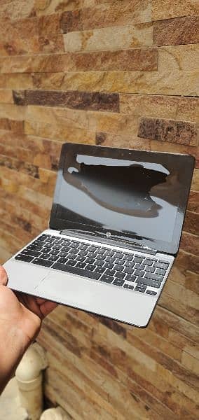 HP /  G5  Chrome Book 0