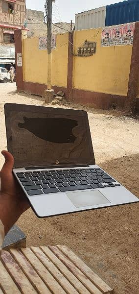 HP /  G5  Chrome Book 6