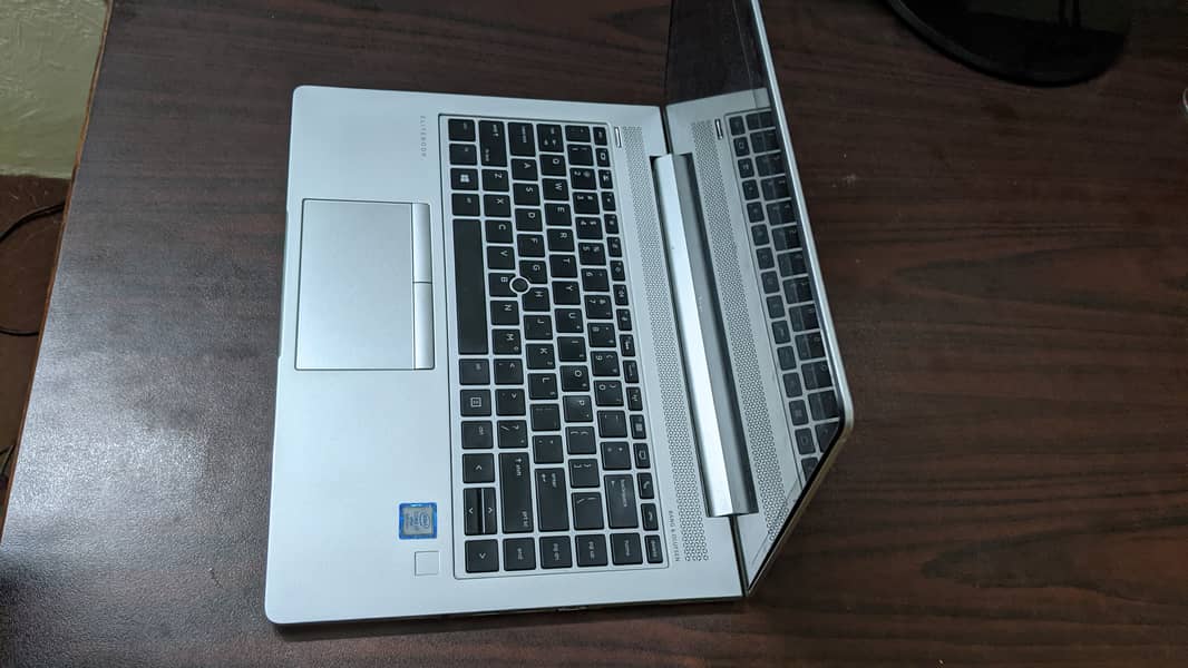 HP 840 G5 EliteBook 9