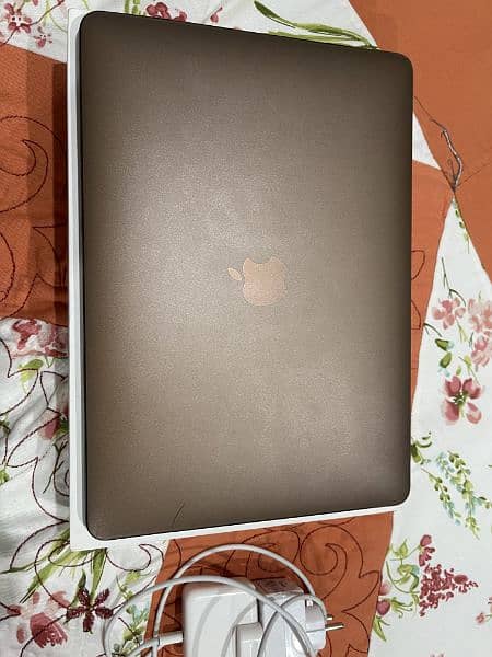 Macbook Air 2020 M1 Chip Gold 8/256 gb 3