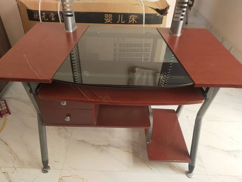 Computer Table 0