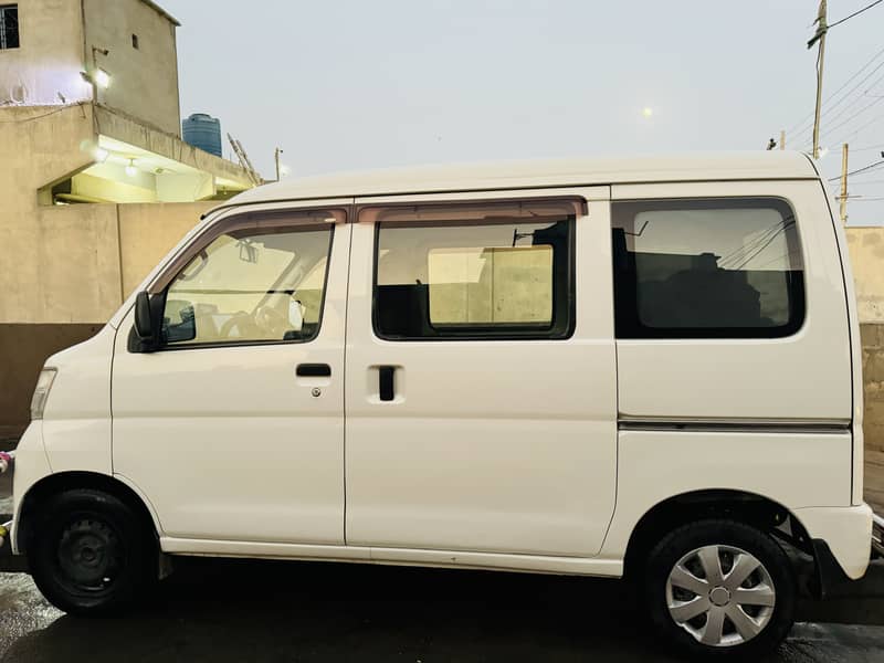 Daihatsu Hijet 2013 1