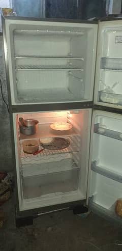 urgent salehaier fridge ,inverter low electricity urgently sale