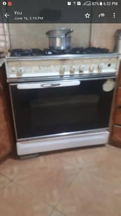 OVEN IN GOOD WORKING CONDITION