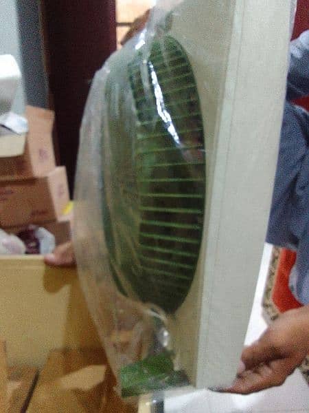 imported table fan 1