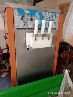 Ice cream machine with engine and riksha 10by10