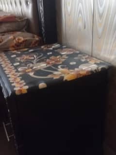 Wooden double bed with 2 side draws without matress