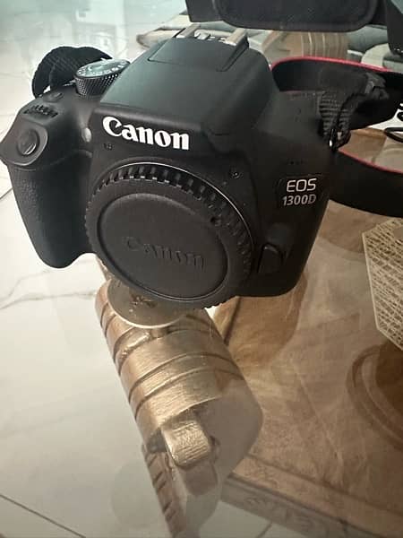 digital camera canon 1300D 5