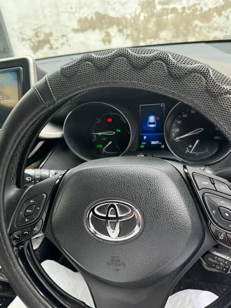 Toyota C-HR G LED 2018 4 Grade 9