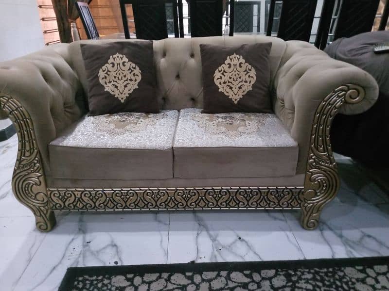 only few months used 6 seater sofa set made in molty foam 4