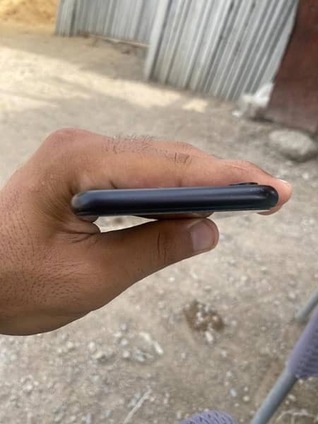 IPhone XR 64 Gb 3