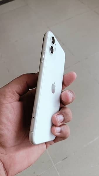 iPhone 11 64GB | NON PTA | FACTORY UNLOCKED 1