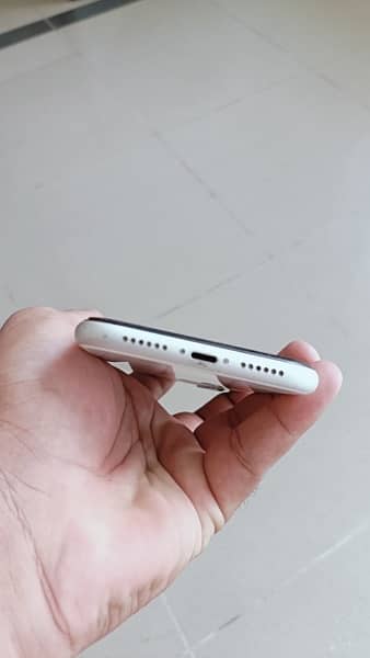 iPhone 11 64GB | NON PTA | FACTORY UNLOCKED 2