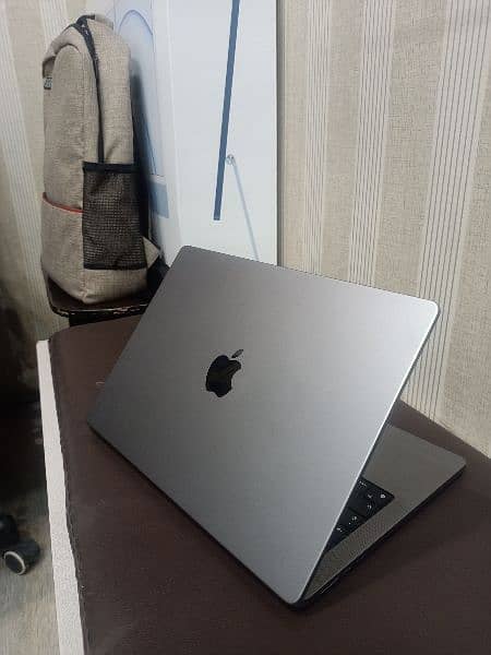 apple MacBook 2021 m1 pro chip space gray 2