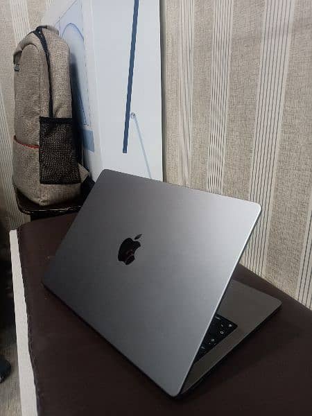 apple MacBook 2021 m1 pro chip space gray 5