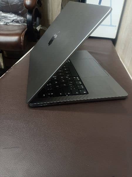 apple MacBook 2021 m1 pro chip space gray 6