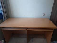 Computer table