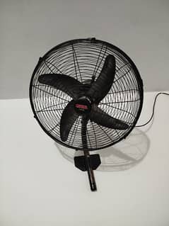 Royal Bracket fan for sale size 18"