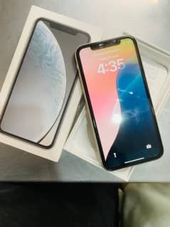 iphone xr 64 GB