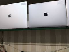 2017//2018//2019///2021 Apple MacBook excellent