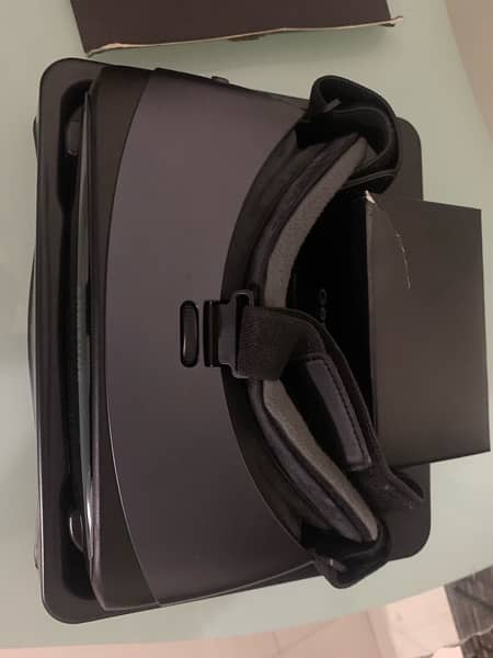 SAMSUNG GALAXY VR Controller 1