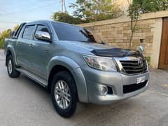 Toyota Hilux 2013 Champ GX Top Of The Line Original Condition Like New