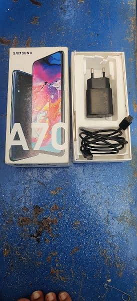 Samsung a70 with box and original charger 3