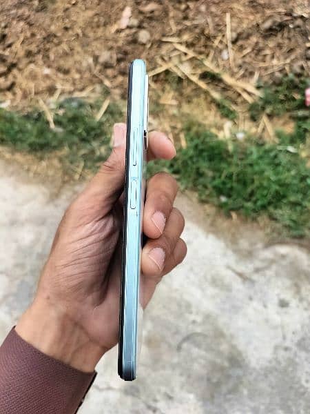 Vivo y21a 4/128 GB hai only cash no exchange 1