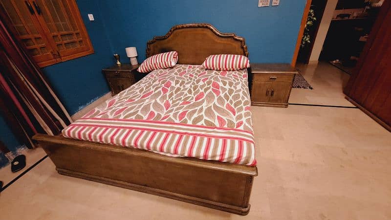 wooden bed 4