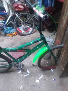 bicycles pichi  girari ka  sirf  Halk sa issue ha