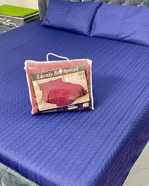 comforter bedsheet with 2 pillow 2