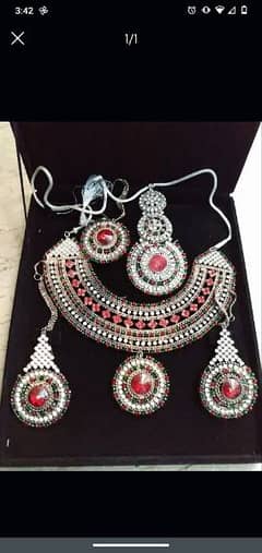 new in condition full bridal set with box 0