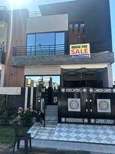 5 Marla Beautifully designed house For Sale And Direct Meeting With Owner In Park View City Lahore. 0