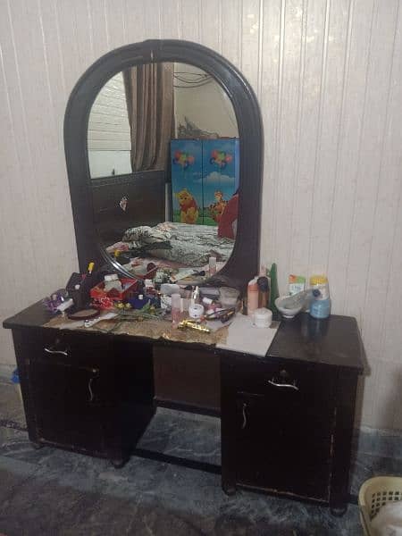 dressing table 0