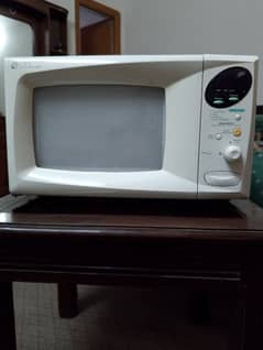 Daewoo Microwave Oven, Model KOR-631 R