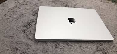 Apple MacBook M1 pro 32/512