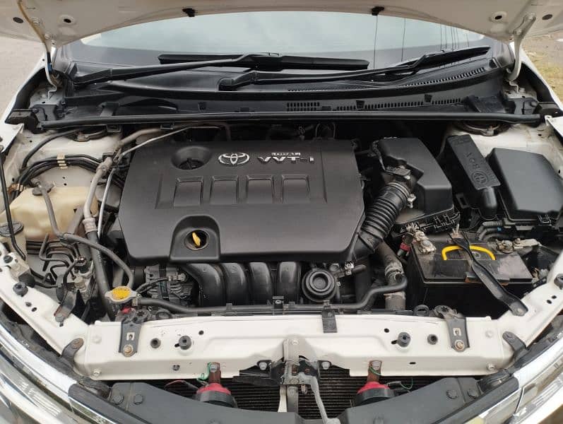 Toyota Altis Grande 2017 1.8 CVT-i 8