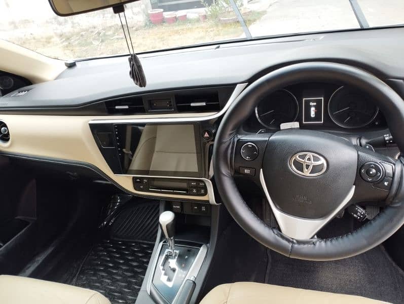 Toyota Altis Grande 2017 1.8 CVT-i 15