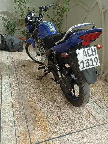 YAMAHA YBR 125 4