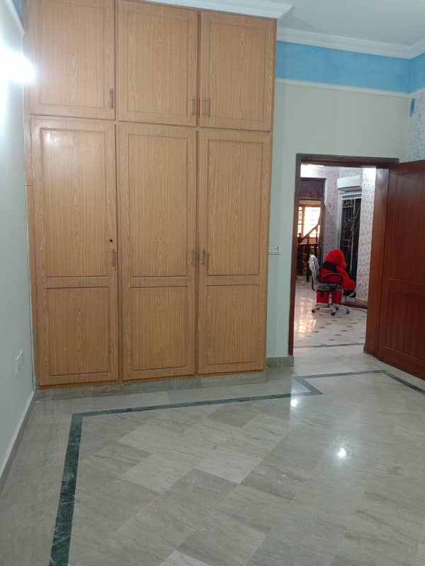 7.5 Marla uper portion 2 bedroom tvl kichan near emporium mall park masjid 2