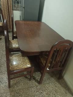 8 Seater dining table availability for sale on urgent basis