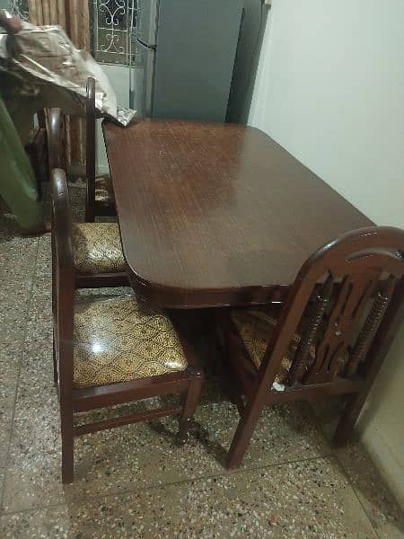 8 Seater dining table availability for sale on urgent basis 3