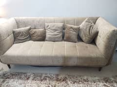 5 seater new conditiin heavy structurewith molty famoam